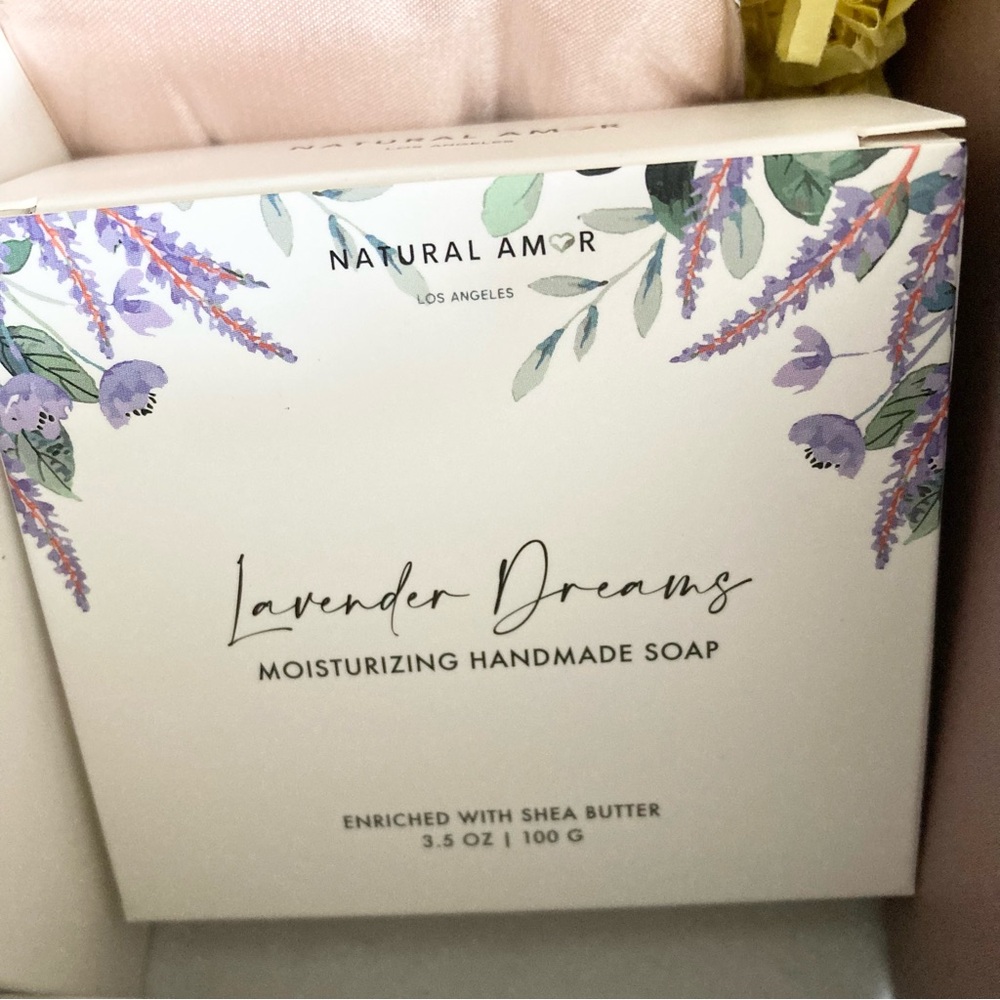 Natural Amor Bath & Spa Gift Box Set; Candle, Mask, Bath Salt, Soap, Eye Mask - Picture 5 of 11